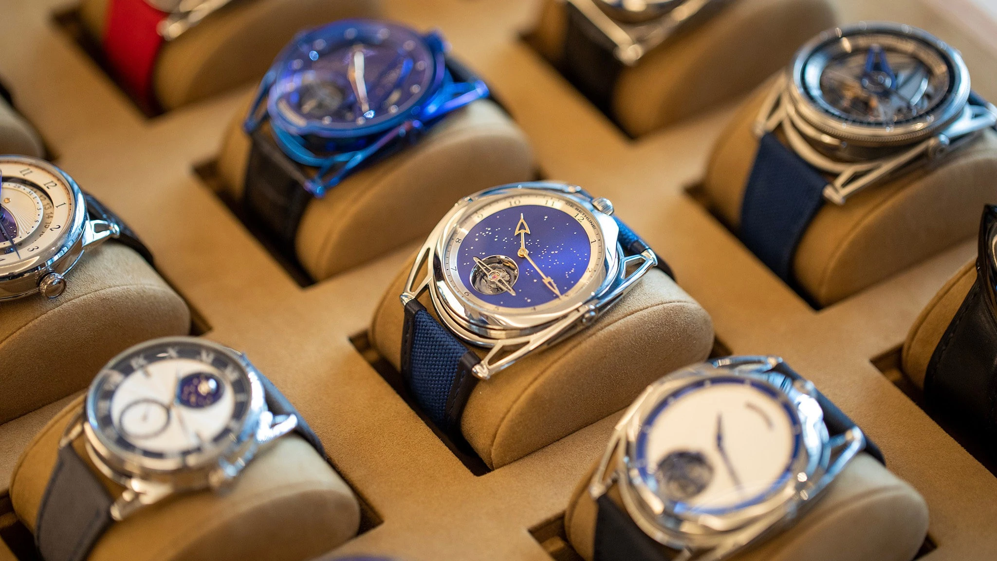Read more about the article How the Iran Conflict is Crashing the Luxury Watch Market