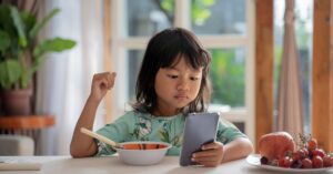 Read more about the article Digital Diets: How Excessive Screen Time Triggers Eating Disorders in Youth